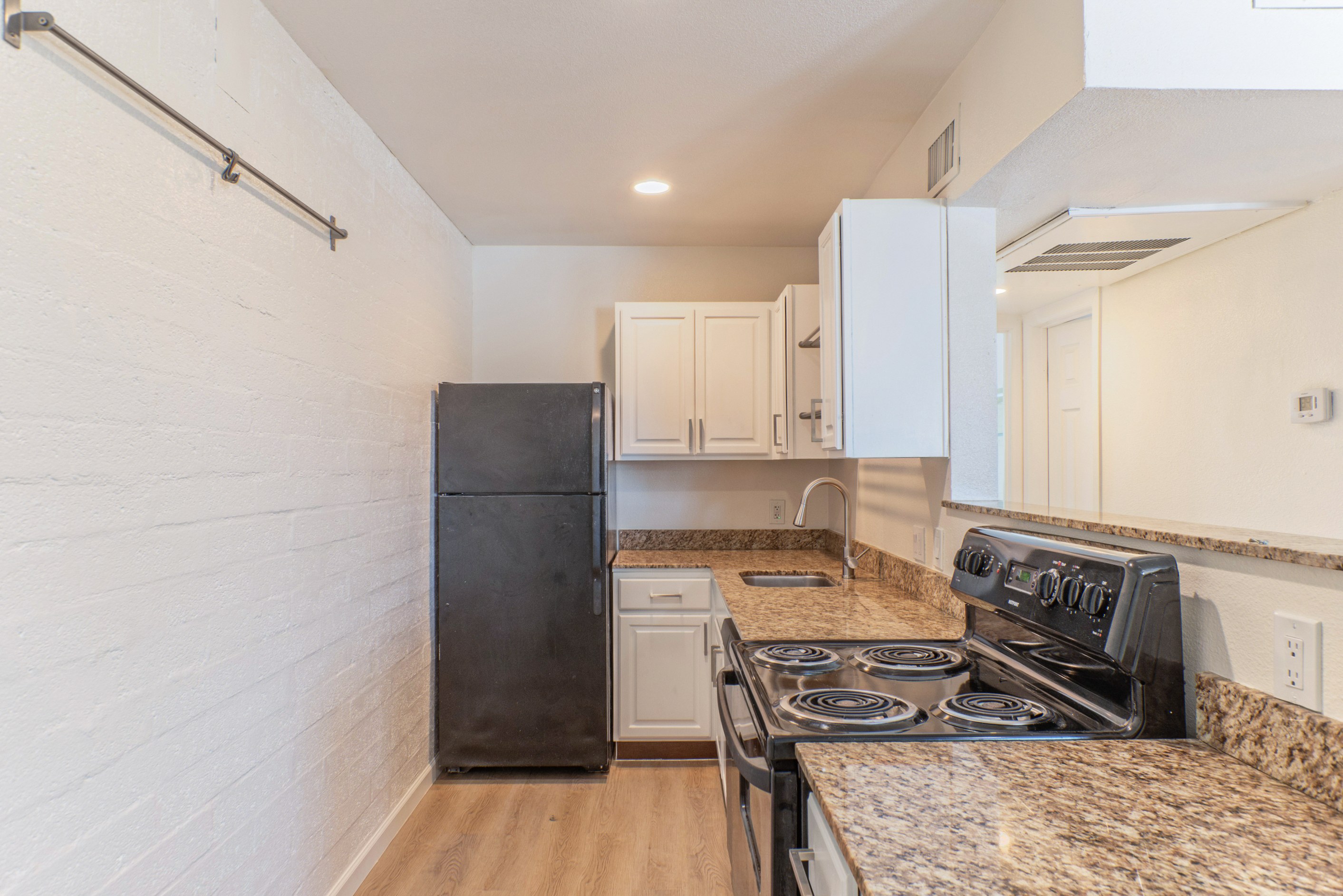 Unit 304 photo 4
