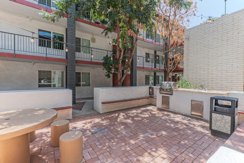 Courtyard & BBQ